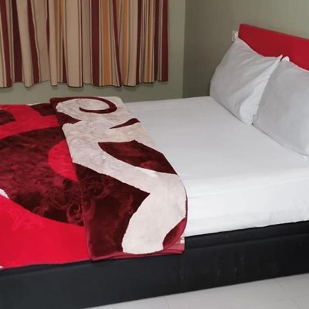 Hostal Gracia Torrejon de Ardoz Ngoại thất bức ảnh