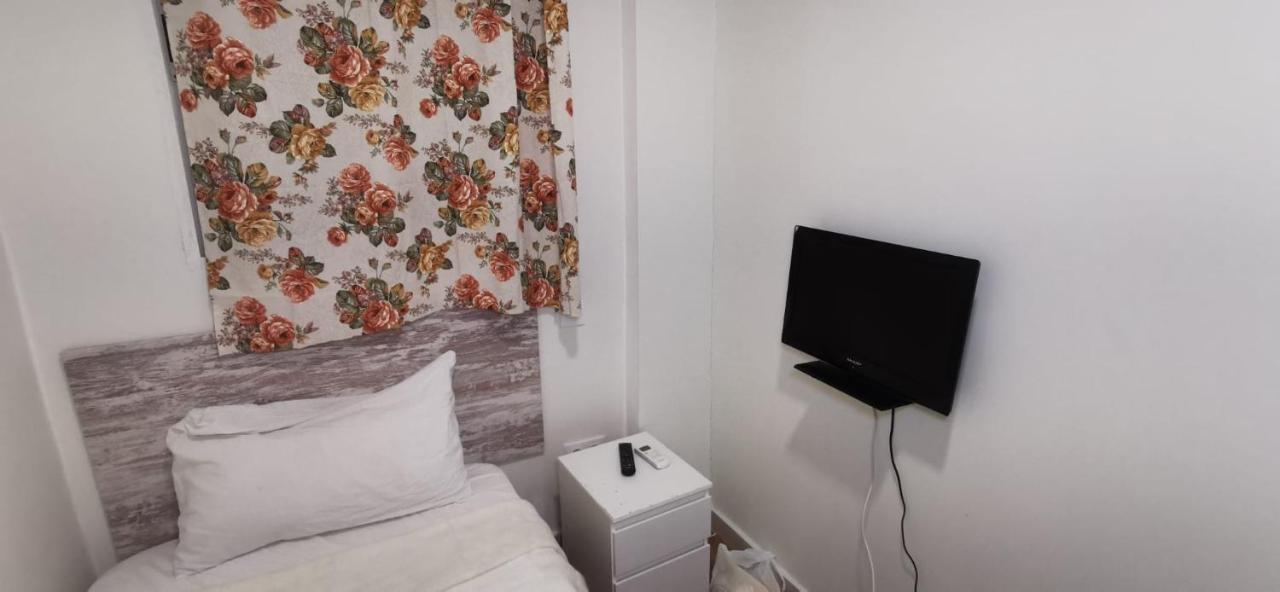 Hostal Gracia Torrejon de Ardoz Ngoại thất bức ảnh